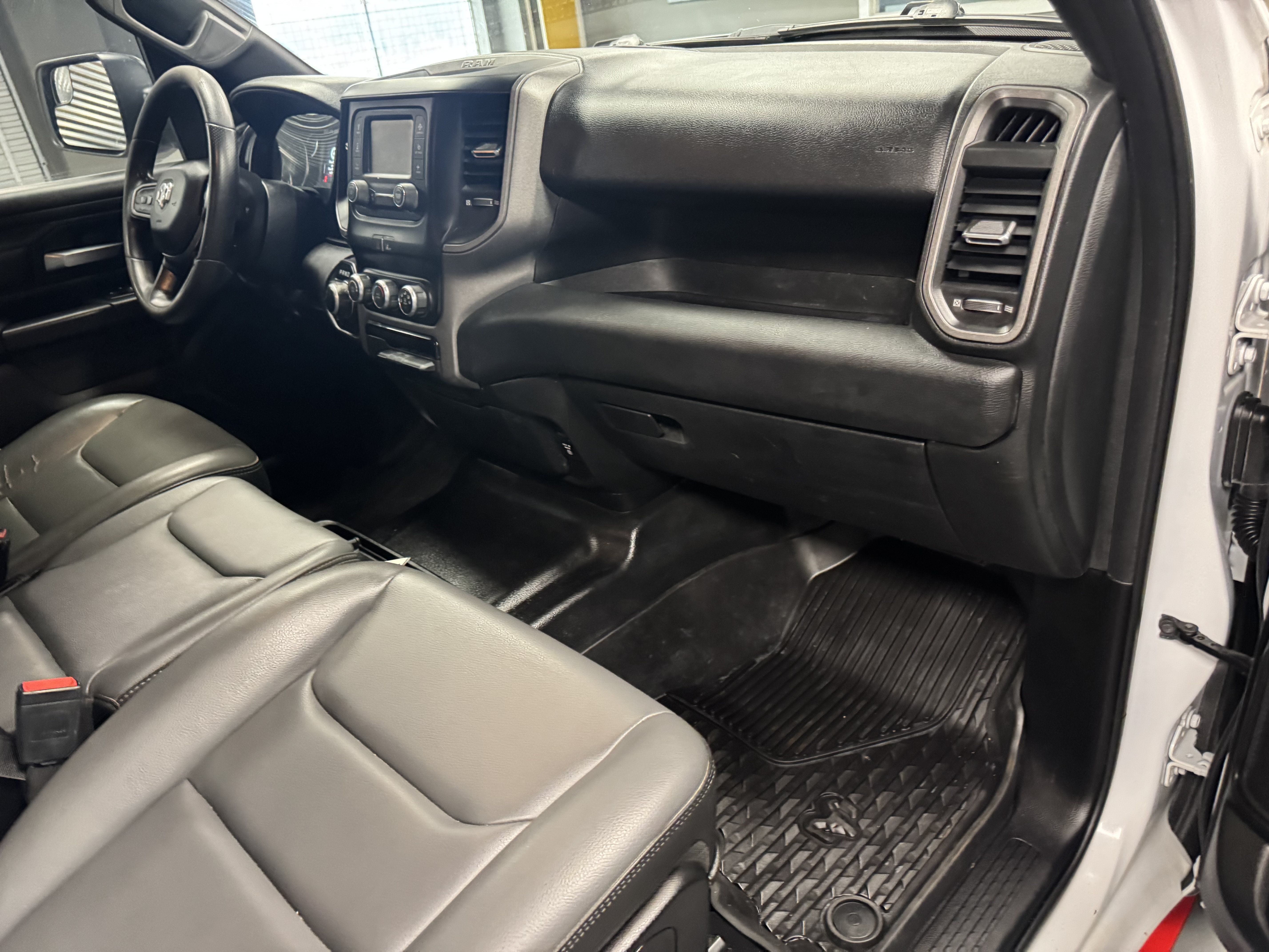 Used 2022 RAM 1500 Tradesman w/ Level 1 Safety Group AWD/4WD image 14