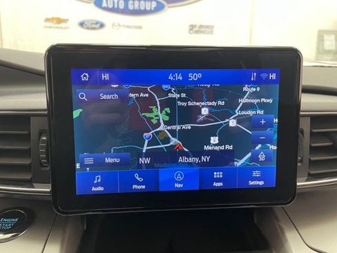 Used 2022 Ford Explorer XLT w/ Equipment Group 202A image 4