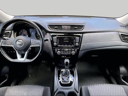 Used 2020 Nissan Rogue SV FWD image 16