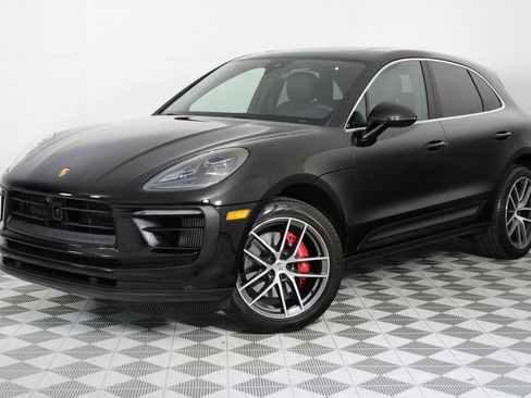Certified 2025 Porsche Macan S image 35