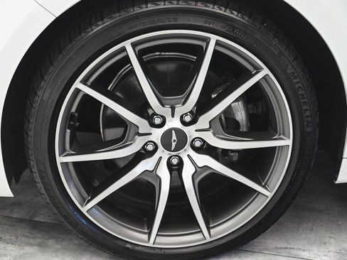 Used 2023 Genesis G70 2.0T image 7