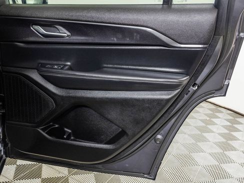 Used 2023 Jeep Grand Cherokee L Altitude image 47