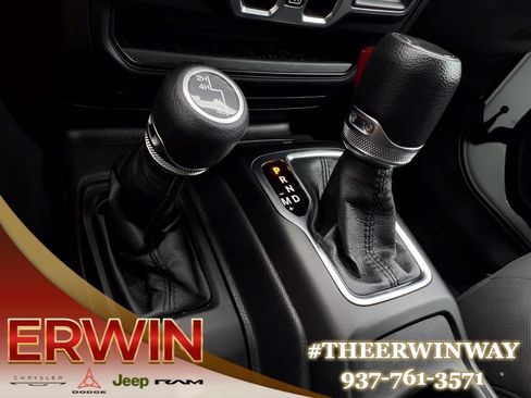 Used 2023 Jeep Gladiator Sport AWD/4WD image 22