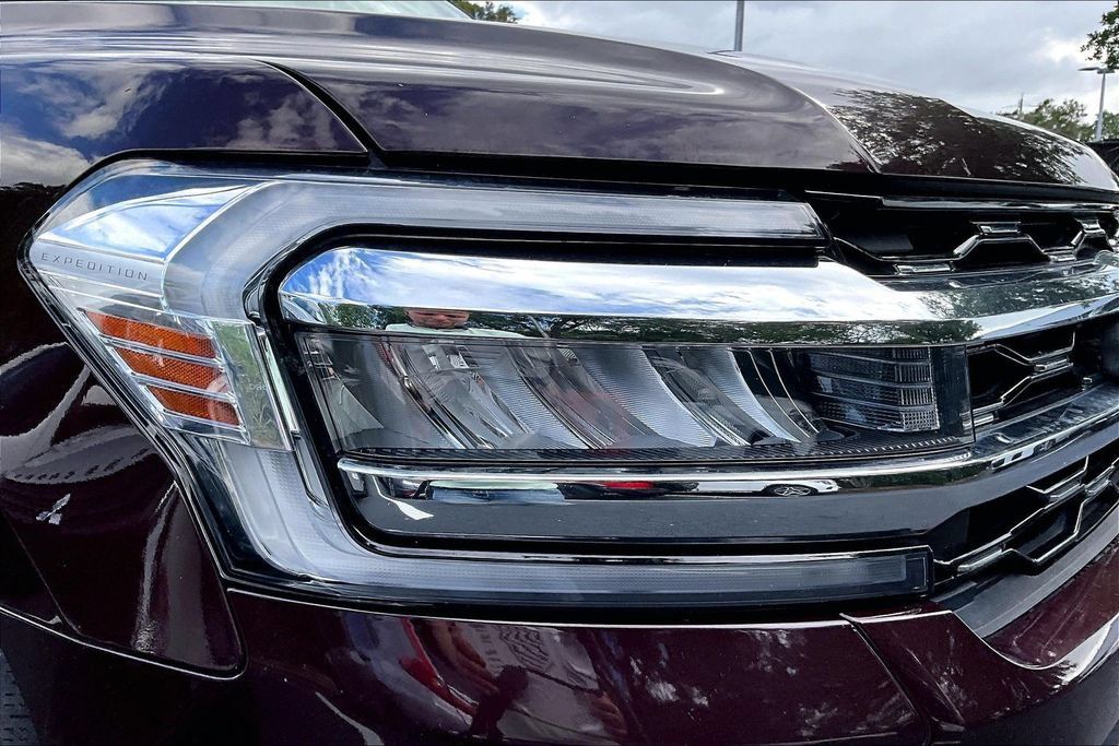 Used 2024 Ford Expedition Limited AWD/4WD image 29