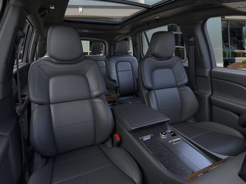 Used 2026 Lincoln Aviator Reserve w/ Luxury Package AWD/4WD image 10