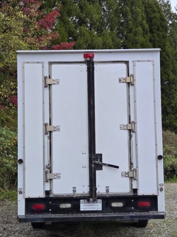 Used 2015 Ford E-350 and Econoline 350 Super Duty w/ Power Windows & Locks Group RWD image 10