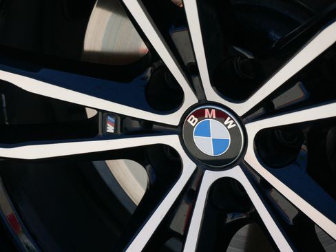 Used 2019 BMW 330i Sedan w/ M Sport Package RWD image 11
