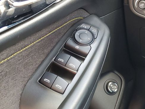 Used 2024 Chevrolet TrailBlazer ACTIV w/ Convenience Package AWD/4WD image 17