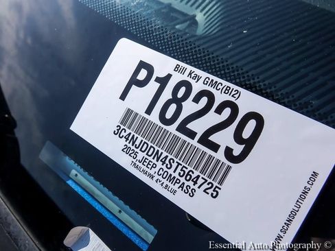 Used 2025 Jeep Compass Trailhawk AWD/4WD image 27