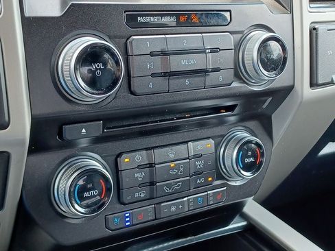 Used 2018 Ford F150 Lariat w/ Equipment Group 502A Luxury AWD/4WD image 21