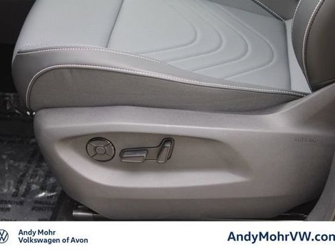 New 2026 Volkswagen Tiguan SE R-Line AWD/4WD image 11