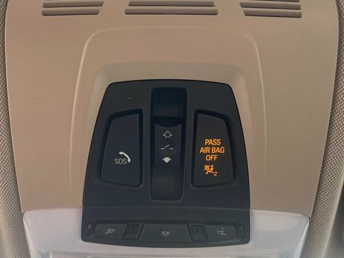 Used 2017 BMW 320i xDrive 320i xDrive image 32