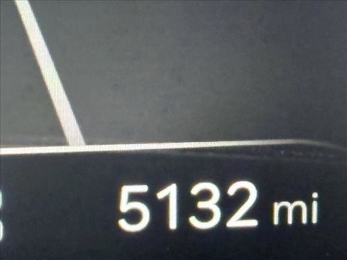 Used 2024 Genesis G80 image 9