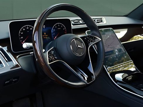 Used 2023 Mercedes-Benz S 500 4MATIC image 35