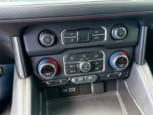 Used 2021 Chevrolet Suburban RST image 16