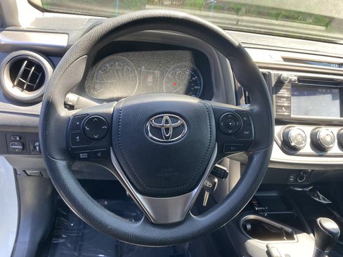 Used 2017 Toyota RAV4 LE FWD image 22