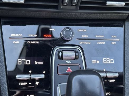 Used 2021 Porsche Cayenne Base image 37