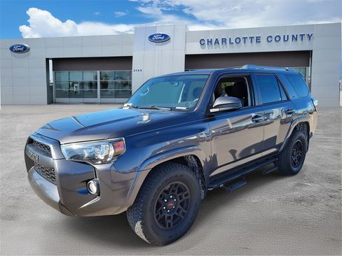 Used 2018 Toyota 4Runner SR5 image 2