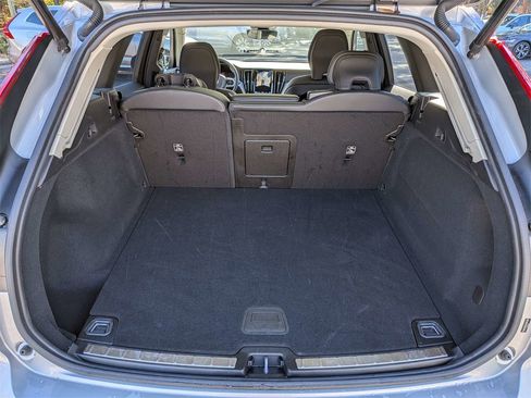 Certified 2025 Volvo XC60 B5 Plus image 13