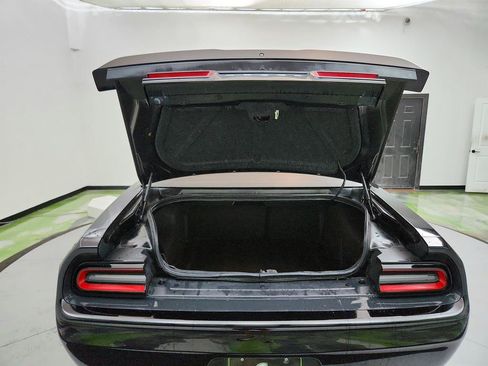 Used 2019 Dodge Challenger R/T image 27