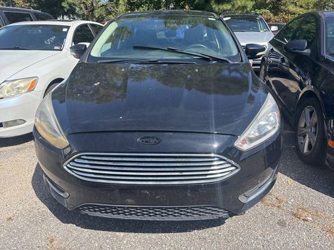 Used 2018 Ford Focus Titanium image 2