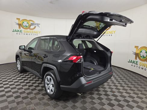 Used 2022 Toyota RAV4 LE AWD/4WD image 32