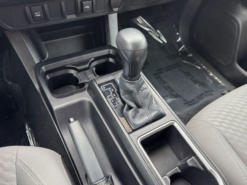 Certified 2021 Toyota Tacoma SR AWD/4WD image 25
