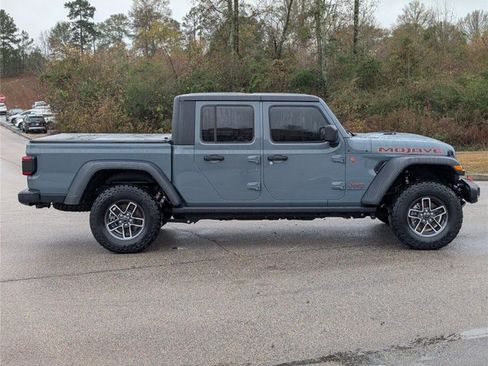Used 2024 Jeep Gladiator Mojave w/ Convenience Group AWD/4WD image 22