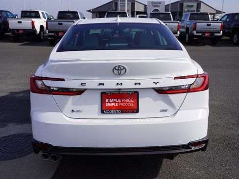 New 2026 Toyota Camry SE image 10