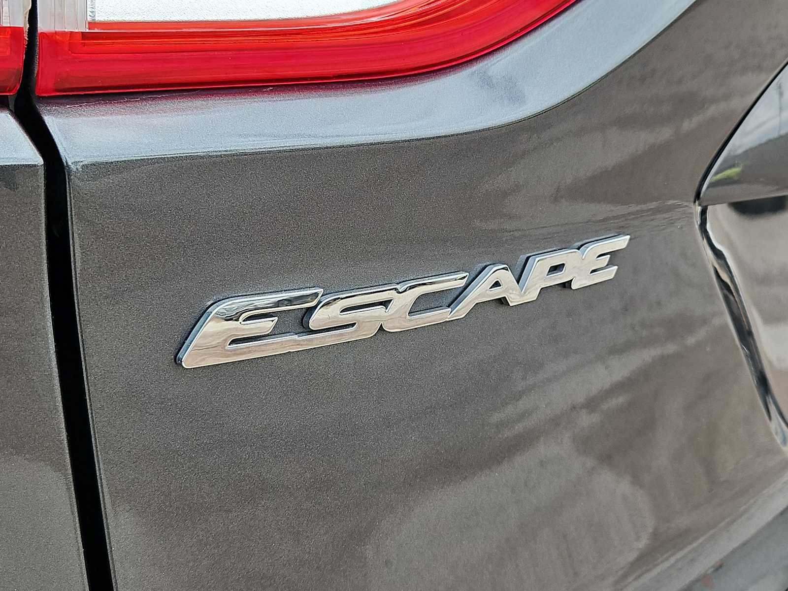 Used 2016 Ford Escape SE w/ Equipment Group 201A FWD image 12