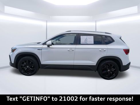 Used 2024 Volkswagen Taos SE FWD image 7
