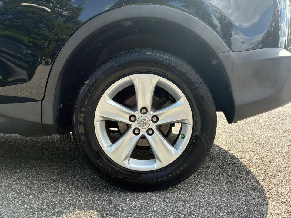 Used 2013 Toyota RAV4 XLE AWD/4WD image 26