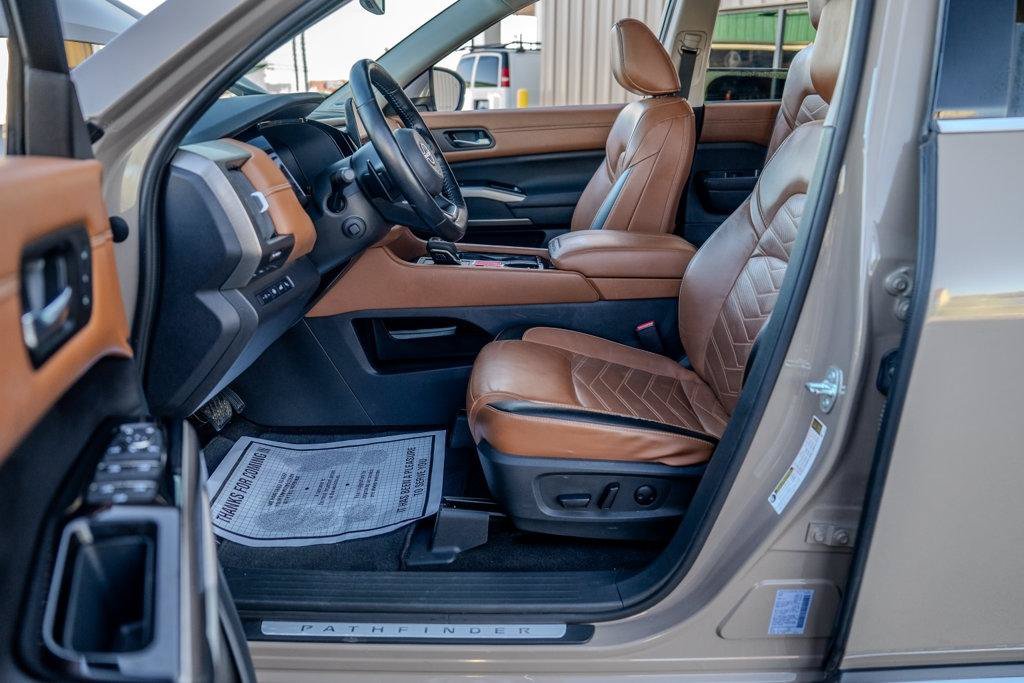 Used 2023 Nissan Pathfinder Platinum FWD image 12