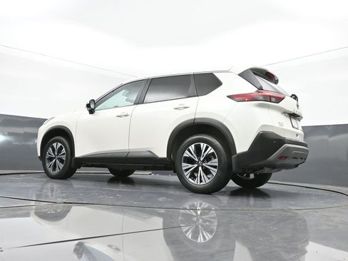 Used 2022 Nissan Rogue SV image 39
