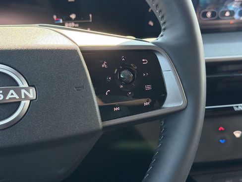 Certified 2025 Nissan Murano SV AWD/4WD image 30