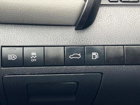 Certified 2018 Toyota Camry LE image 27