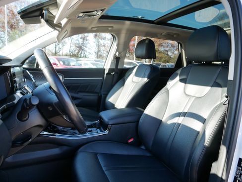 Certified 2023 Kia Sorento SX image 35