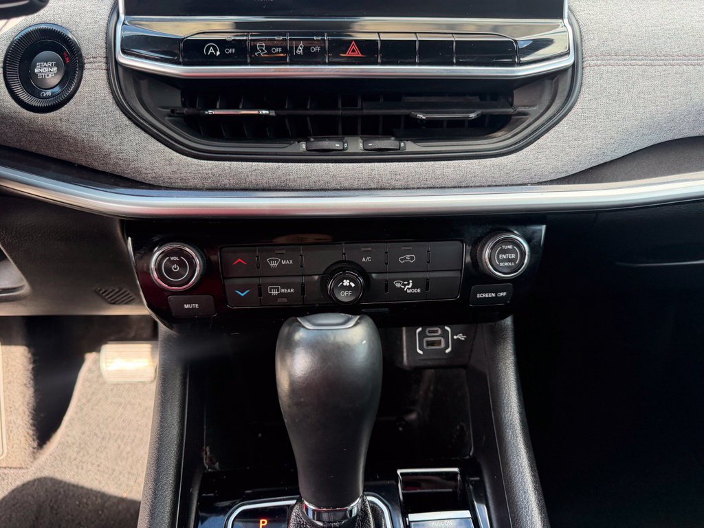 Used 2023 Jeep Compass Latitude AWD/4WD image 31