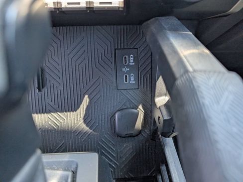 Used 2024 Toyota Tacoma SR5 AWD/4WD image 18
