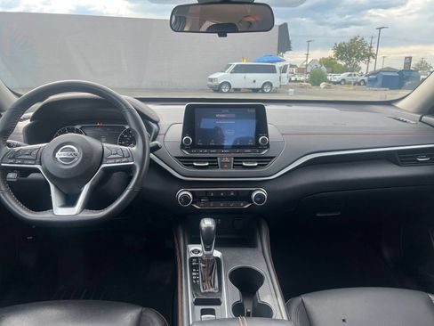 Used 2022 Nissan Altima 2.5 SR AWD/4WD image 12