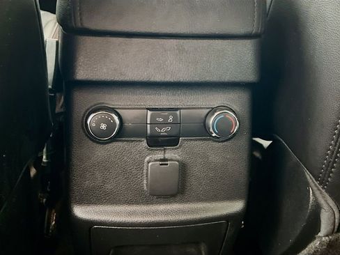 Used 2017 Ford Explorer XLT w/ Equipment Group 202A image 24