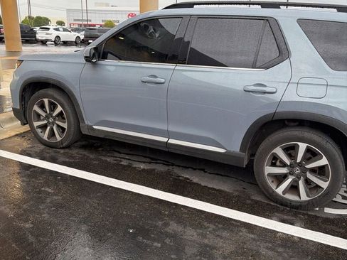 Used 2024 Honda Pilot Touring image 9