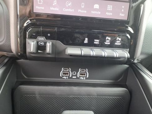New 2026 RAM 2500 Big Horn AWD/4WD image 22