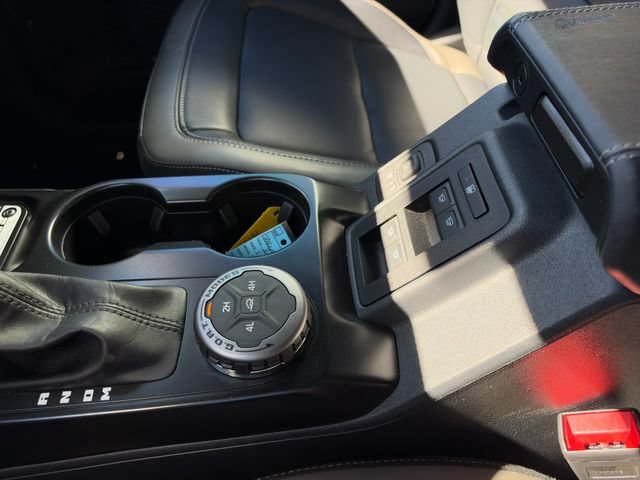 Used 2025 Ford Bronco Outer Banks AWD/4WD image 40