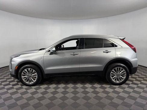 Used 2024 Cadillac XT4 Premium Luxury image 9