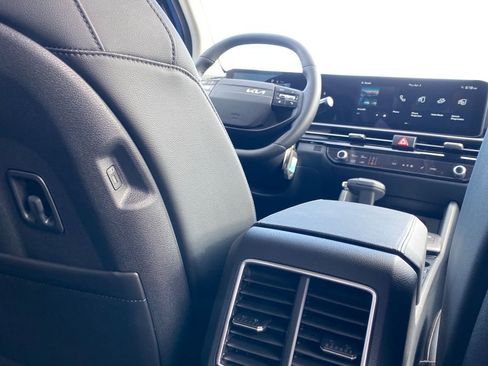 New 2026 Kia Sportage EX FWD image 23