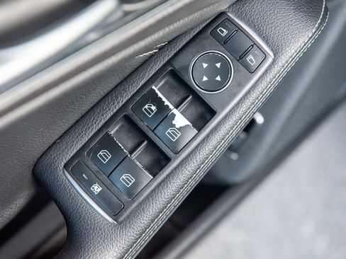 Used 2018 Mercedes-Benz CLA 250 4MATIC image 24