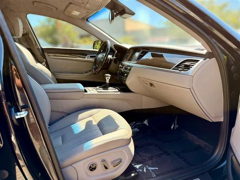 Used 2018 Genesis G80 3.8 AWD/4WD image 10