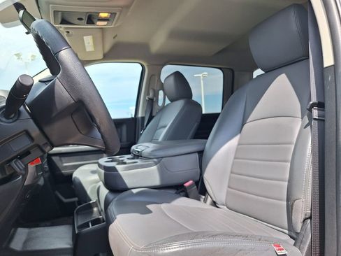 Used 2017 RAM 2500 Tradesman w/ Chrome Appearance Group RWD image 20
