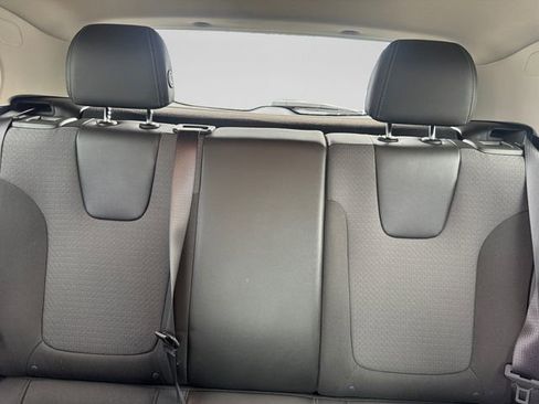 Used 2023 Buick Encore GX Preferred w/ Cold Weather Comfort Package image 18